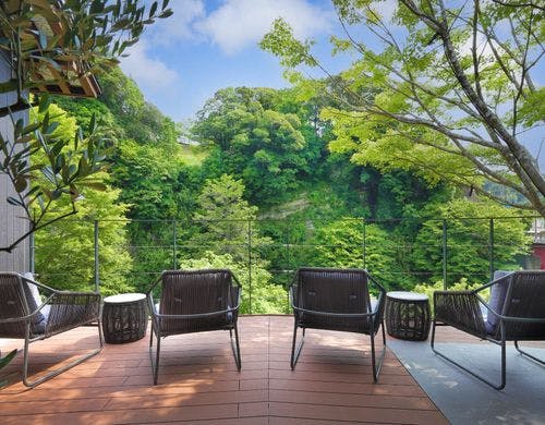 ラウンジ・テラス-懸崖鏡-