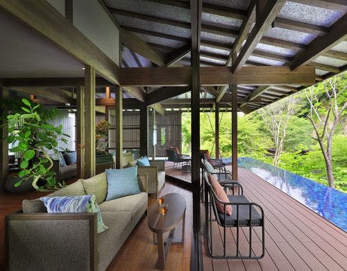 ラウンジ・テラス-懸崖鏡-