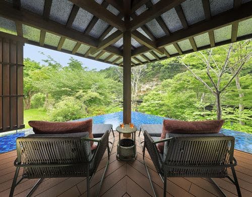 ラウンジ・テラス-懸崖鏡-