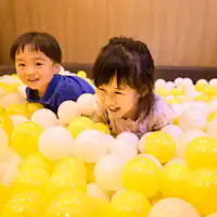 Bilik Kanak-Kanak dengan Kolam Bola