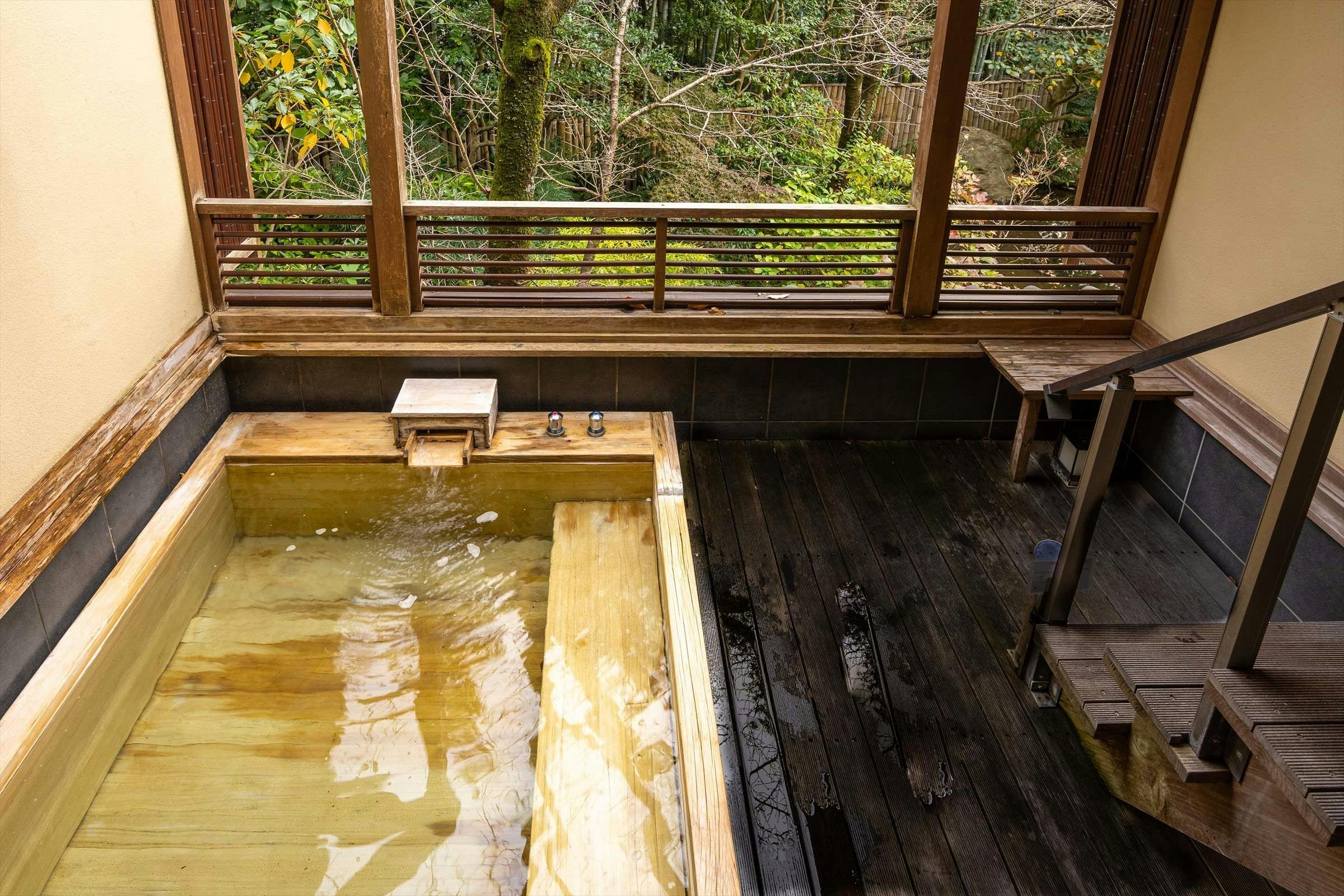Bilik Jepun dengan Onsen Terbuka - Onsen Terbuka Kayu Hinoki