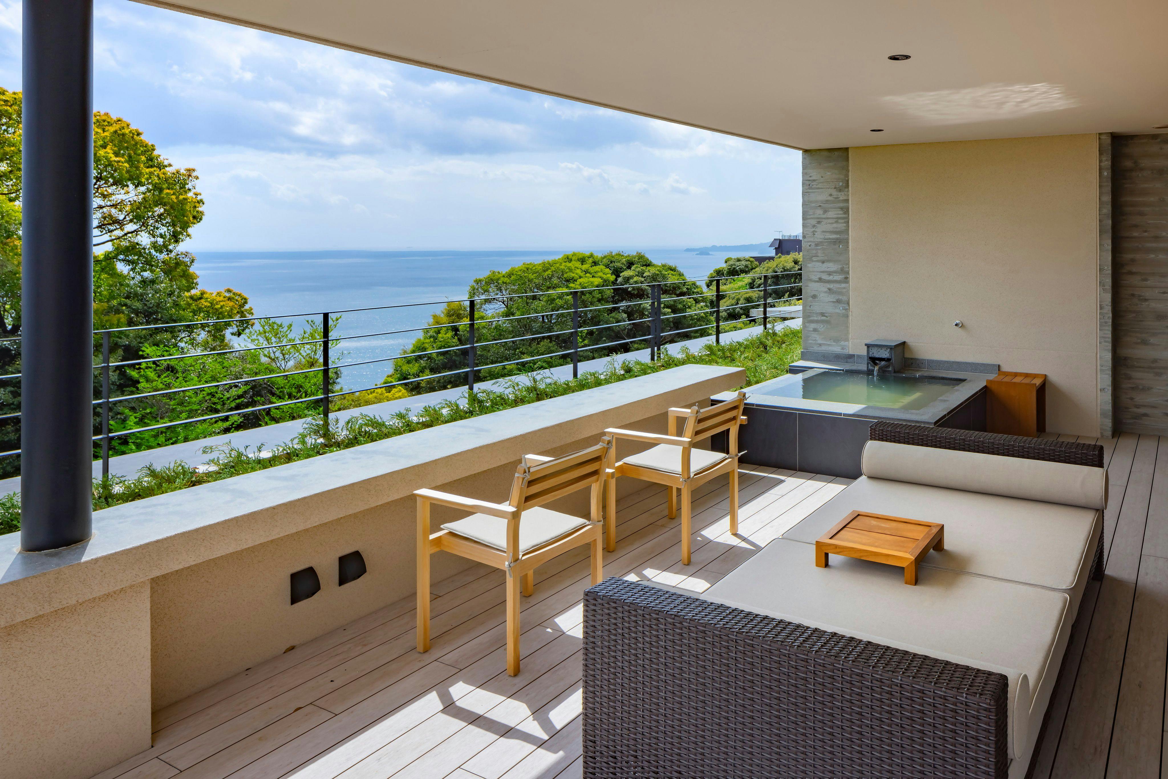 ลักชัวรี คอร์เนอร์ (ตัวอย่าง)