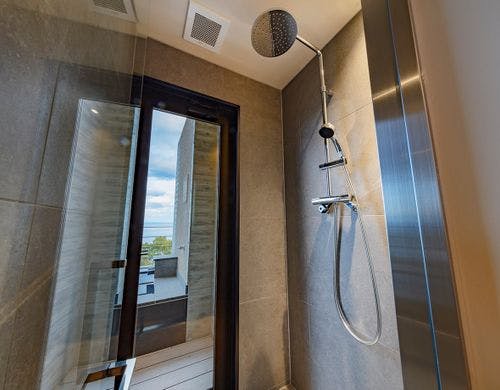 シャワーブース有(内風呂はございません)