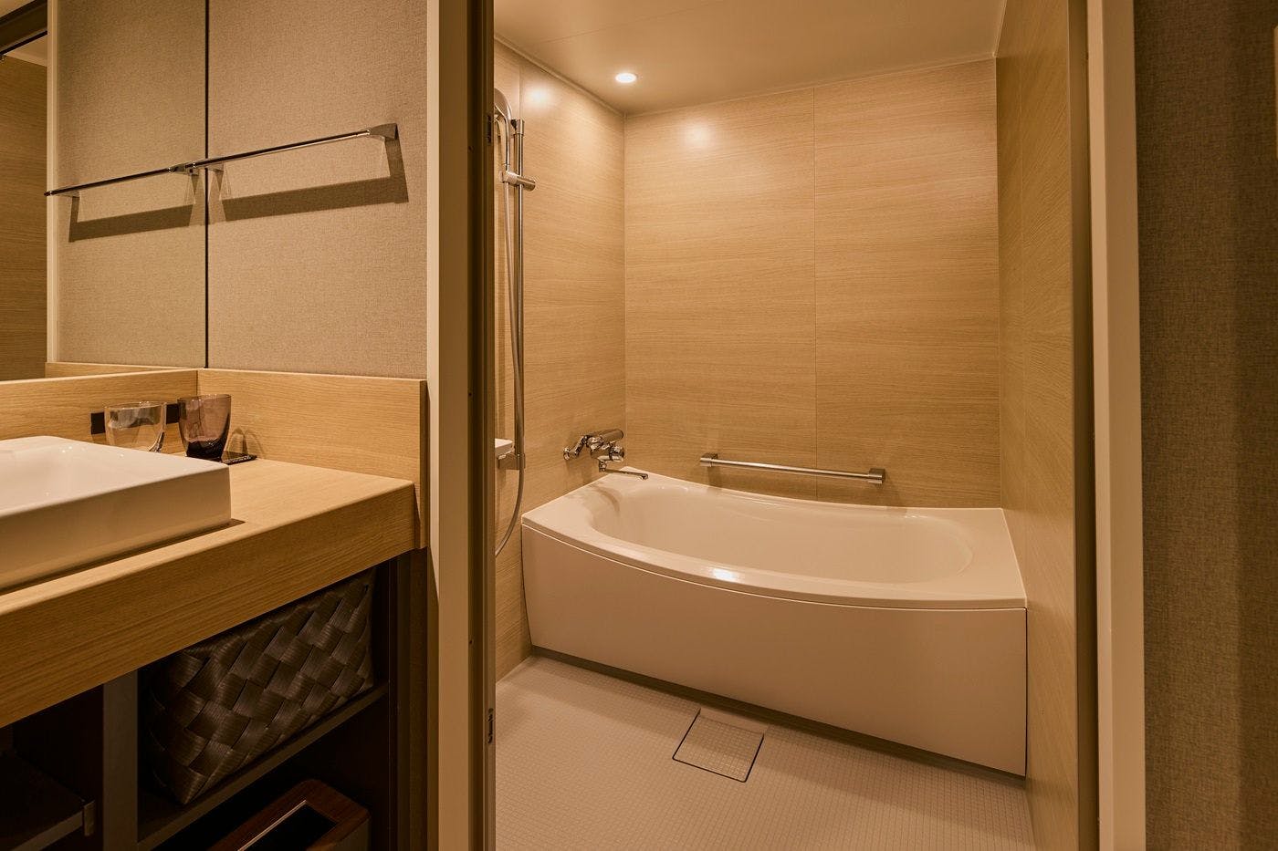 Bilik mandi dalam bilik tamu