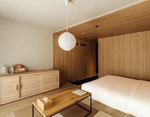 木の温もりに包まれたスタンダードダブル