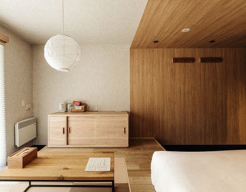 木の温もりに包まれたスタンダードダブル