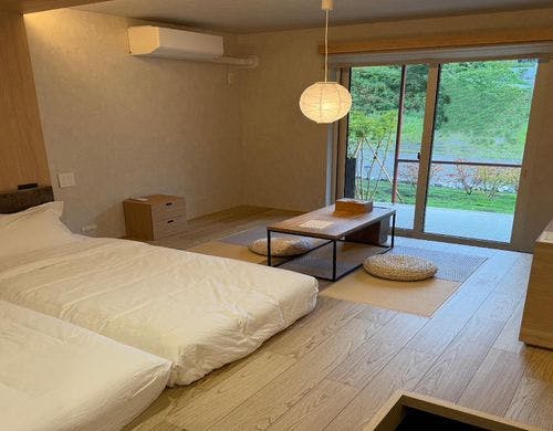 自然の光に包まれたスタンダードツイン