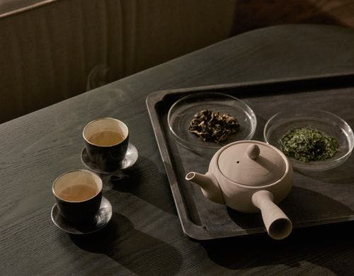 茶を淹れ、自分時間を過ごす