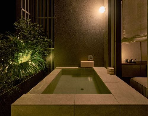 客室露天風呂（夜）