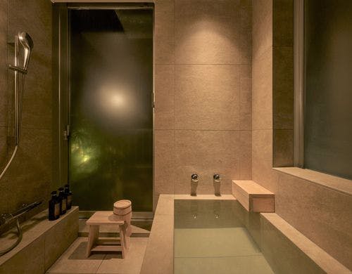 プライベートな空間でかけ流し温泉を堪能