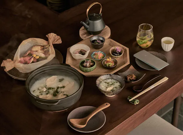 自家製豆富のお粥を楽しむ和朝食