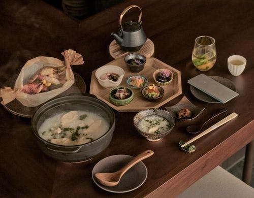 自家製豆富のお粥を楽しむ和朝食