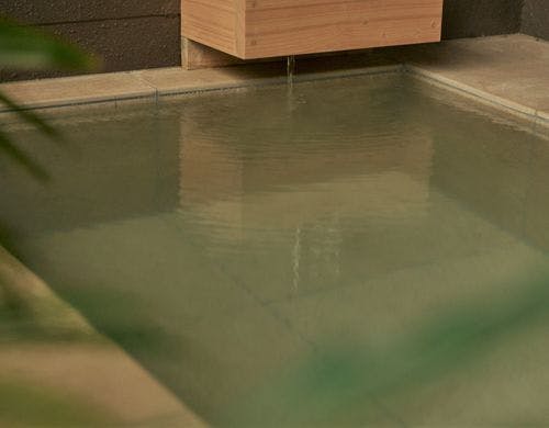 早雲山をはるかに見渡すかけ流し温泉