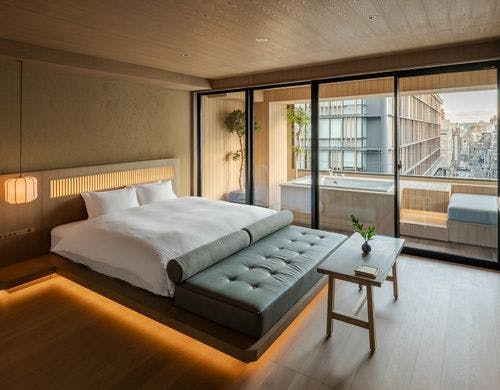 「芽」７階寝室とベランダ