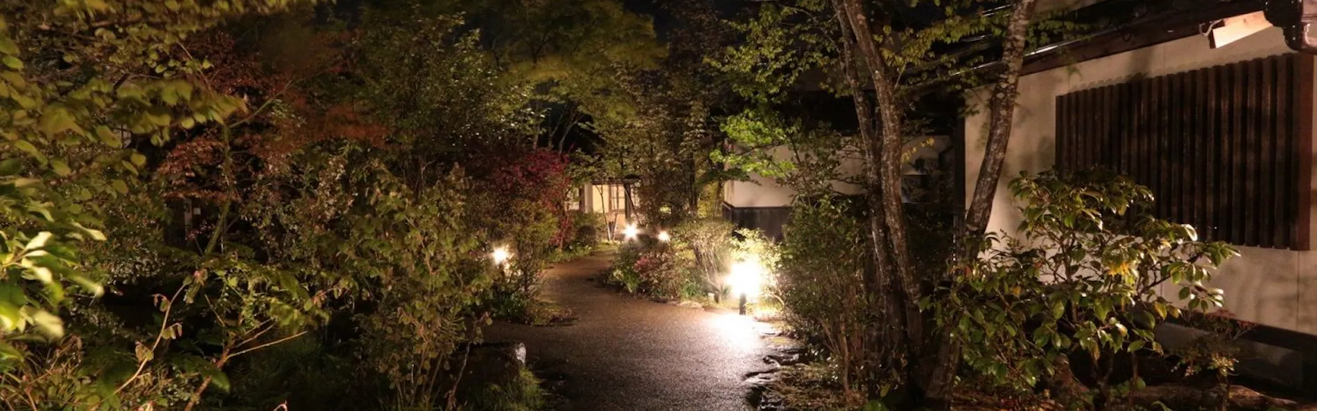 開花亭~全室露天付き離れの宿