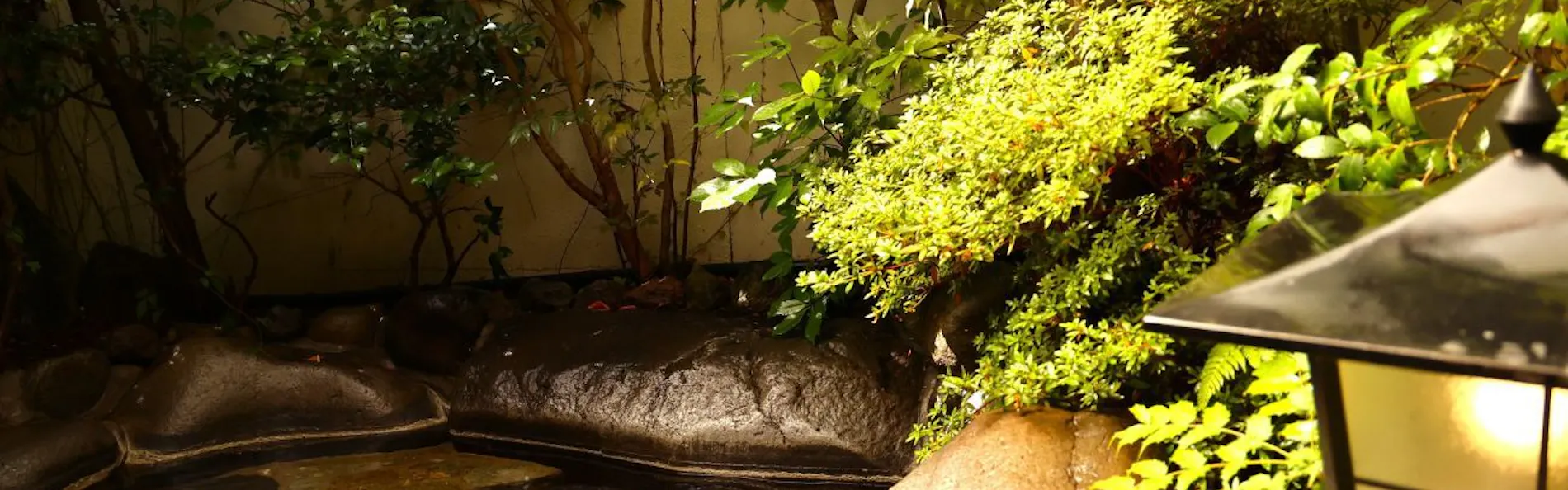 開花亭~全室露天付き離れの宿