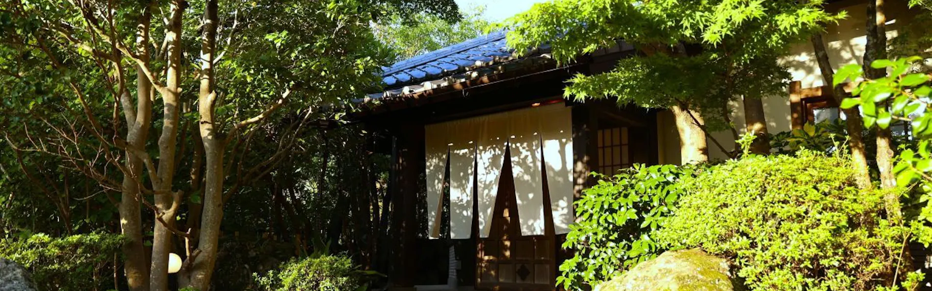 開花亭~全室露天付き離れの宿