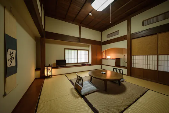 ทั้งหมดเป็นห้องพักแยกส่วนตัว.