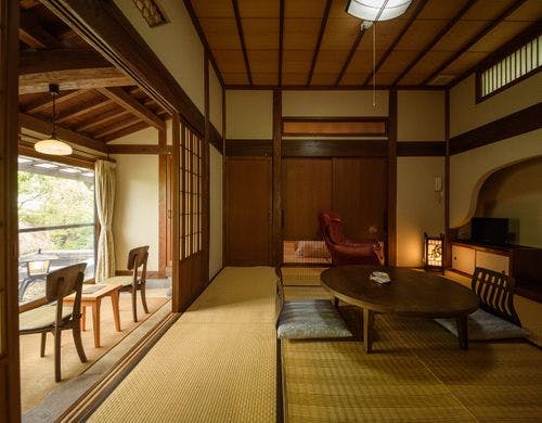 板間付のお部屋の一例です。