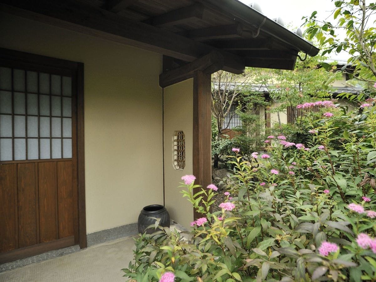 開花亭～全室露天付き離れの宿