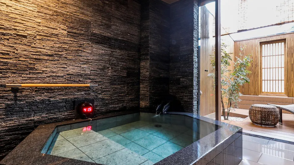 Kaike Onsen Kaike Tsuruyama Sarasa no Yado: A Lodge that Plays the Melody of the Four Seasons