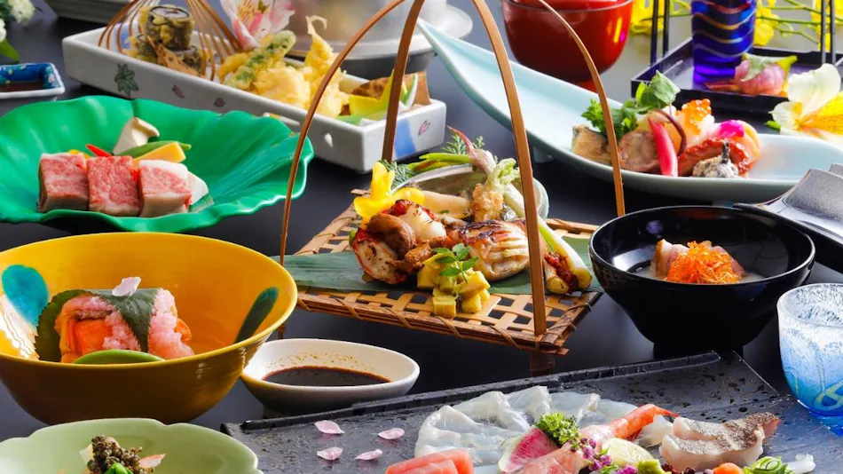Kaike Onsen Kaike Tsuruyama Sarasa no Yado: A Lodge that Plays the Melody of the Four Seasons