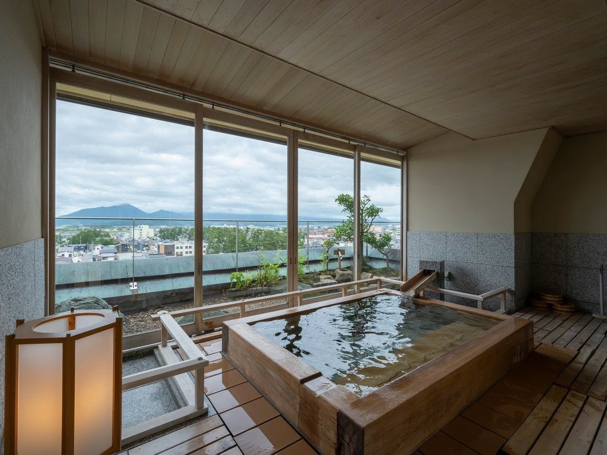 Kaike Onsen Kaike Tsuruyama Sarasa no Yado: A Lodge that Plays the Melody of the Four Seasons