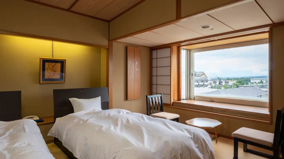 Kaike Onsen Kaike Tsuruyama Sarasa no Yado: A Lodge that Plays the Melody of the Four Seasons