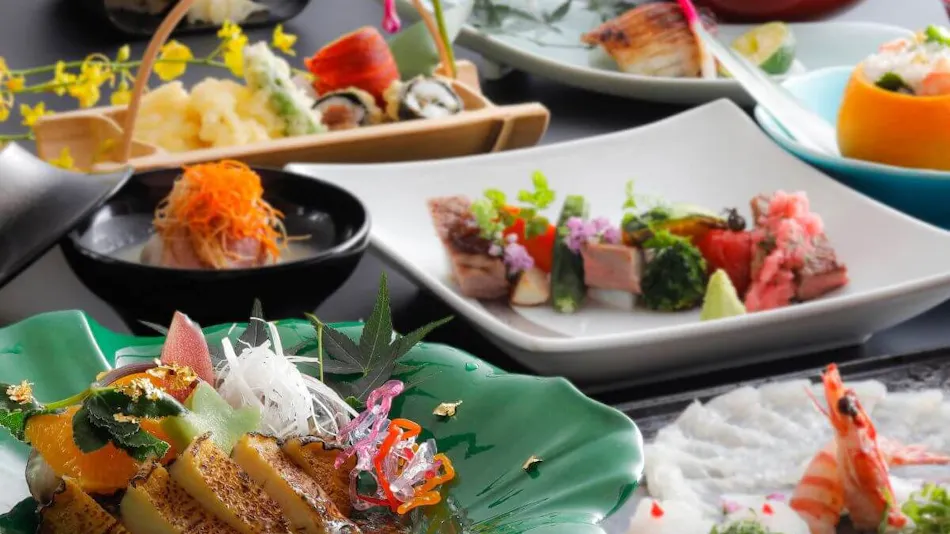 Kaike Onsen Kaike Tsuruyama Sarasa no Yado: A Lodge that Plays the Melody of the Four Seasons