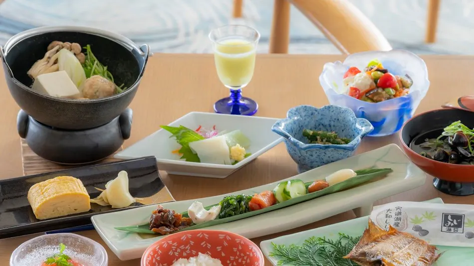 Kaike Onsen Kaike Tsuruyama Sarasa no Yado: A Lodge that Plays the Melody of the Four Seasons