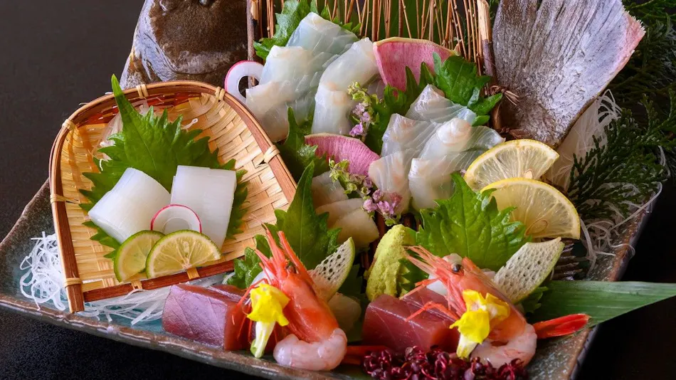 Kaike Onsen Kaike Tsuruyama Sarasa no Yado: A Lodge that Plays the Melody of the Four Seasons