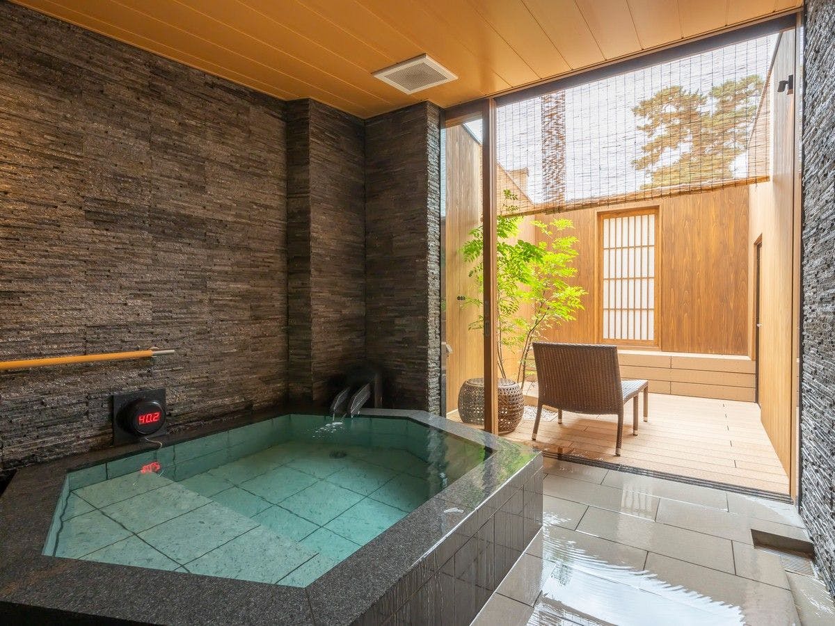 Kaike Onsen Kaike Tsuruyama Sarasa no Yado: A Lodge that Plays the Melody of the Four Seasons