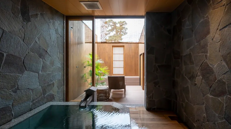 Kaike Onsen Kaike Tsuruyama Sarasa no Yado: A Lodge that Plays the Melody of the Four Seasons
