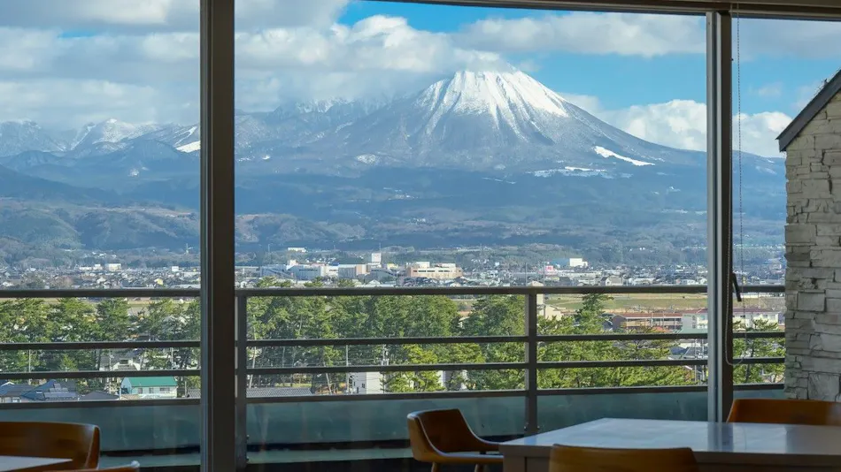 Kaike Onsen Kaike Tsuruyama Sarasa no Yado: A Lodge that Plays the Melody of the Four Seasons