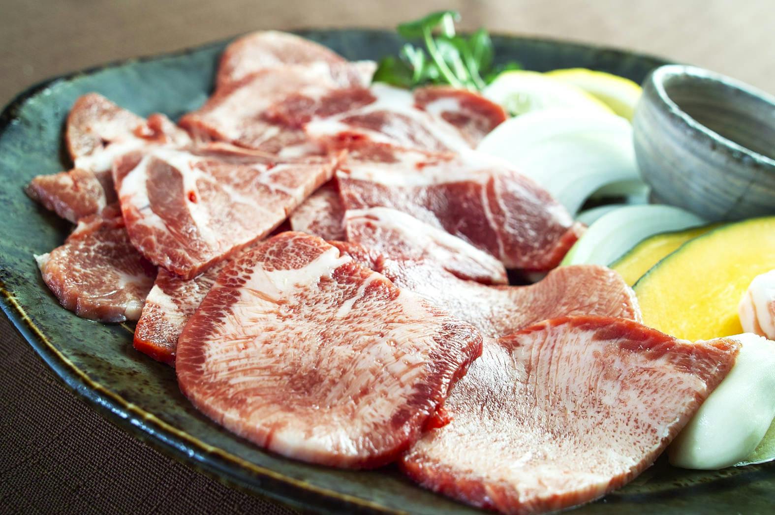 夕食　甲州ワインビーフ・タン