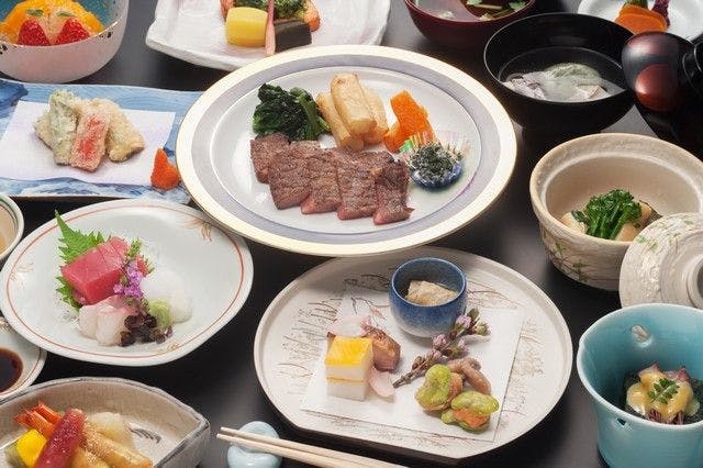 お肉料理イメージ