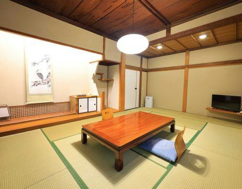 温泉内風呂付き客室「萌黄」