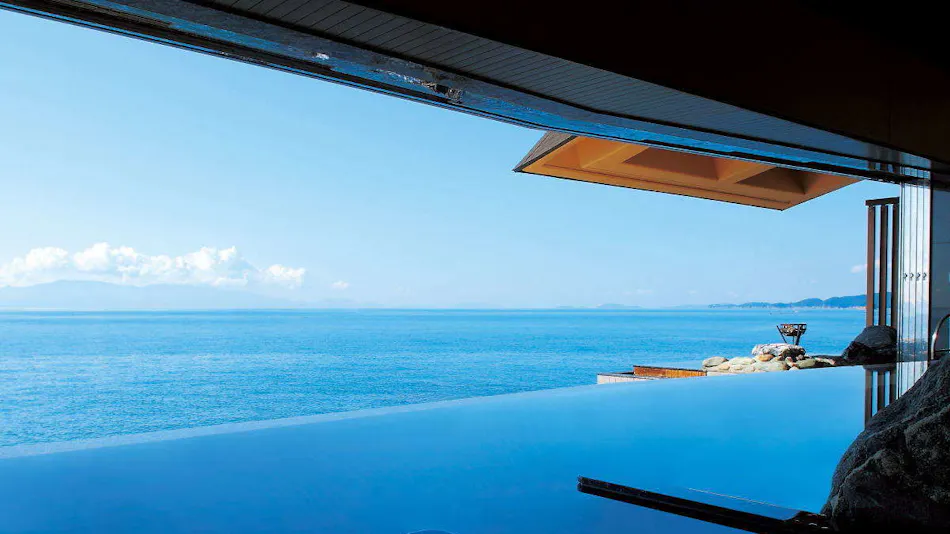Ginpaso Inn with Spectacular Open-Air Bath