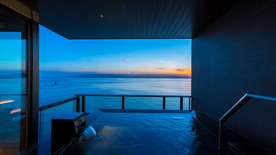 Ginpaso Inn with Spectacular Open-Air Bath