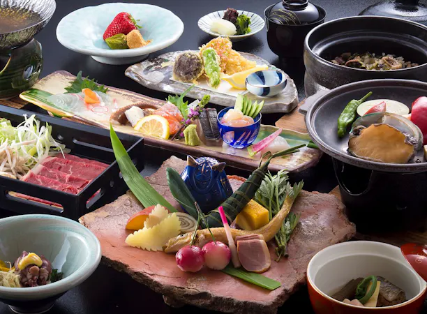 当館基本「四季彩会席」