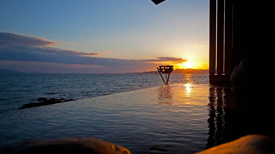 Ginpaso Inn with Spectacular Open-Air Bath