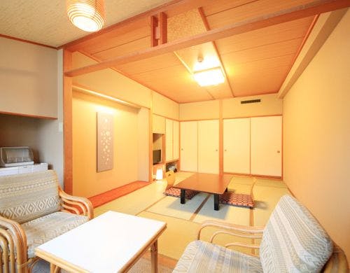 畳のお部屋でゆっくりお寛ぎいただけます