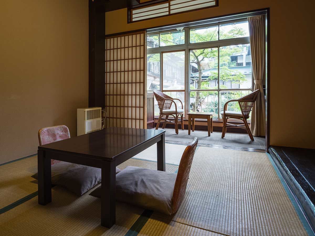 積善館（本館）