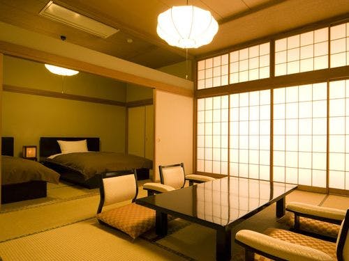 本間１０畳+ベット付の和室７.５畳