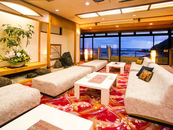 もちろん♪ロビーからも『絶景の日本海』を