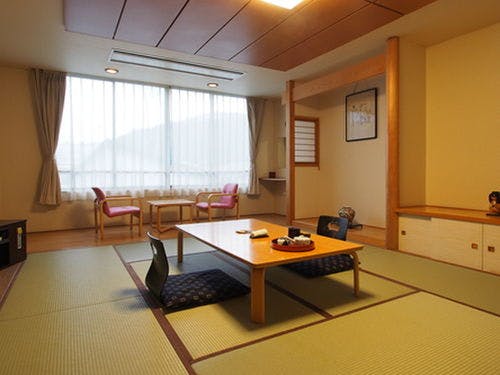 【標準和室】１０畳＋広縁手すりトイレ