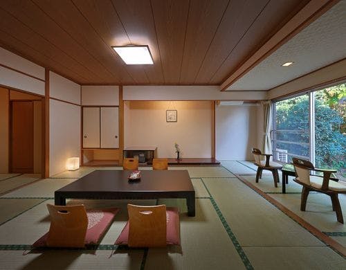 【山側】和室10-14畳