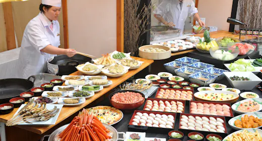 【満腹&満足】やっぱり食べ放題!蟹に揚げたて天ぷら バイキングプラン 2食付