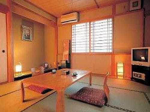 足を伸ばしてのんびり出来るのが和室