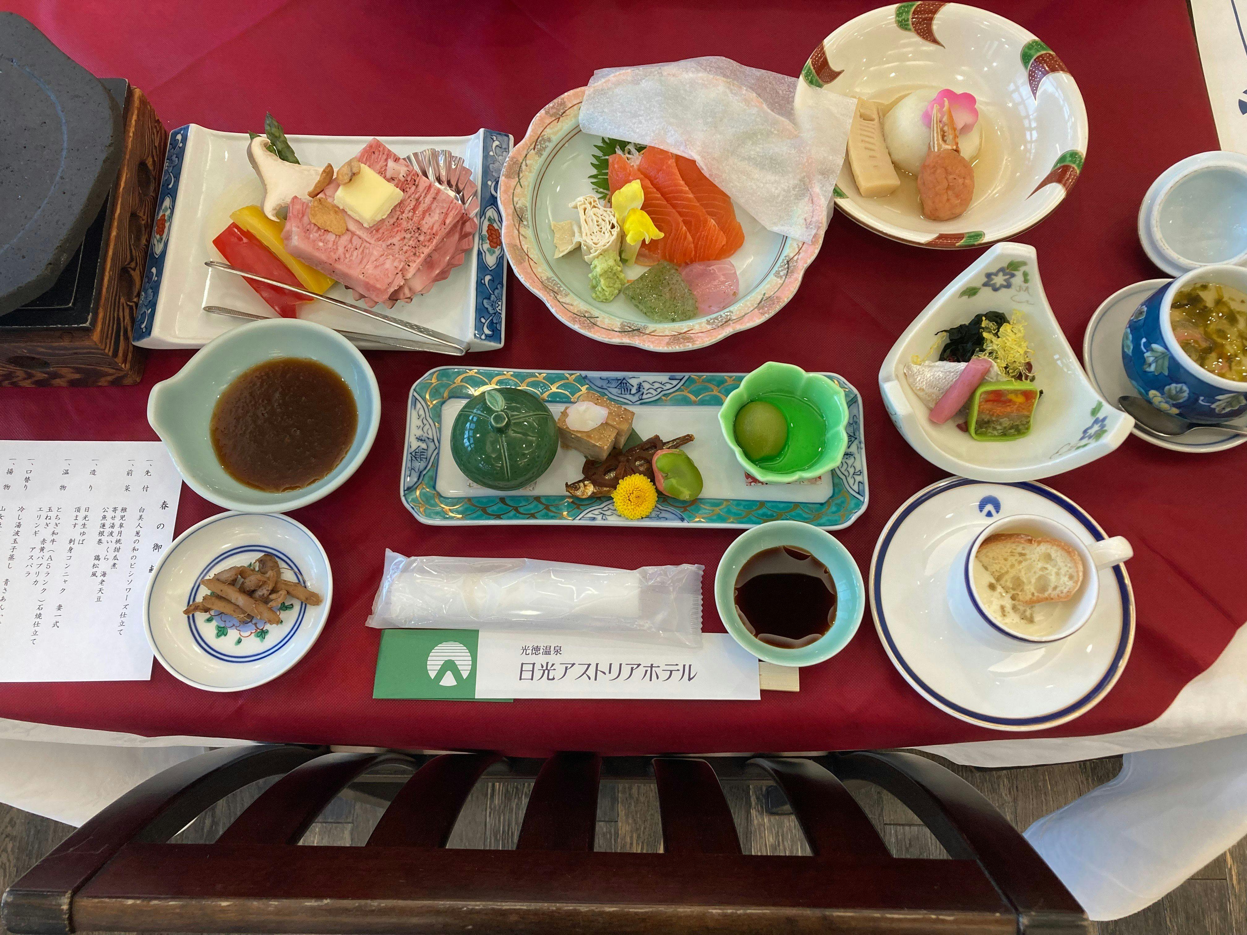 ตัวอย่างเมนูคอร์สเนื้อวากิวโทจิกิย่างหิน